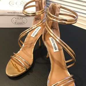 ✨Steve Madden Emie Sandal in Rose Gold - 7.5✨